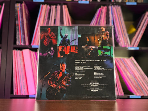 Queens Of The Stone Age - Kneeling, My God Is The Sun!