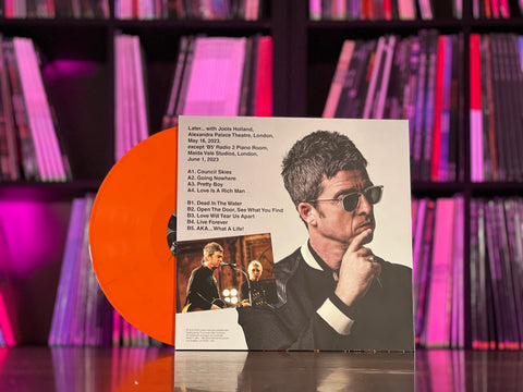 Noel Gallagher's High Flying Birds - A Magic Moment