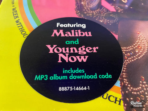 Miley Cyrus - Younger Now